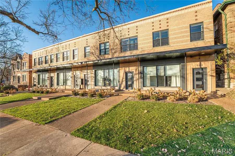 6611 Clayton Road, Saint Louis, MO 63117 - #2