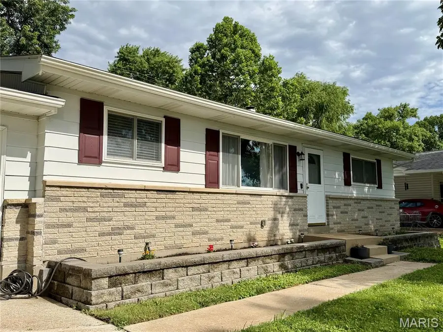 1607 Barbara Drive, Saint Charles, MO 63303 - #3