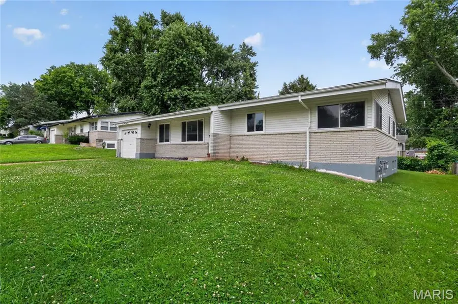 2262 Crandel Drive, Saint Louis, MO 63136 - #3