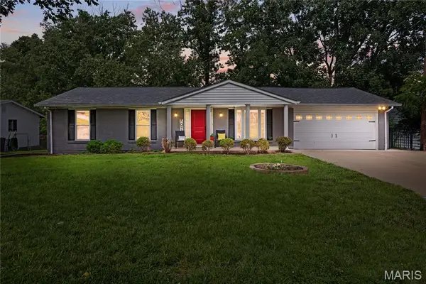 1221 Momarte Lane, Creve Coeur, MO 63146