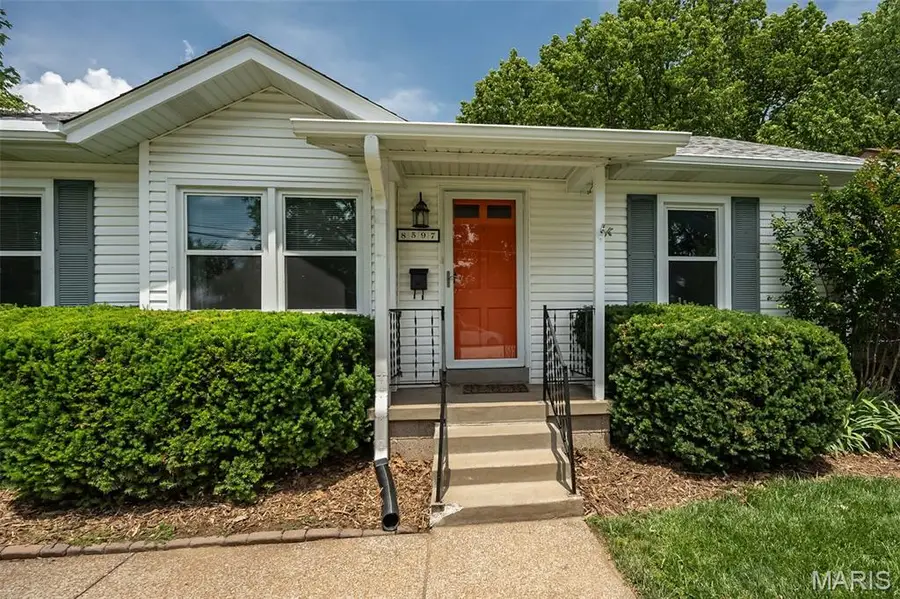 8597 Engler Avenue, Saint Louis, MO 63114 - #3