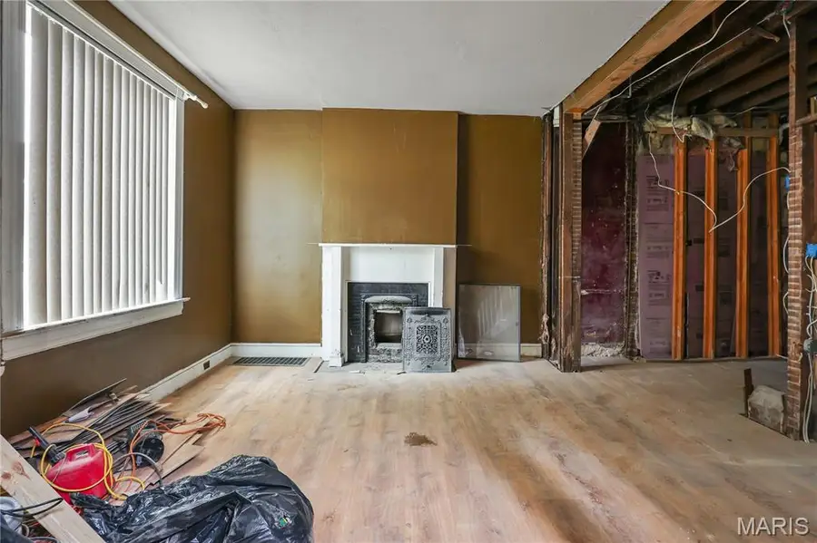 5960 Minerva Avenue, Saint Louis, MO 63112 - #3