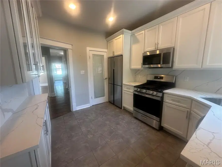 4009 Hartford Street, Saint Louis, MO 63116 - #2