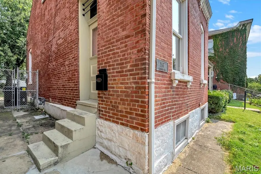 2618 Missouri Avenue, Saint Louis, MO 63118 - #2