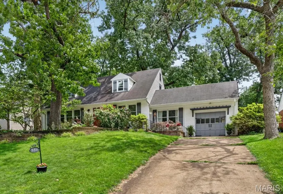 886 Woodbine Drive, Saint Louis, MO 63126 - #2