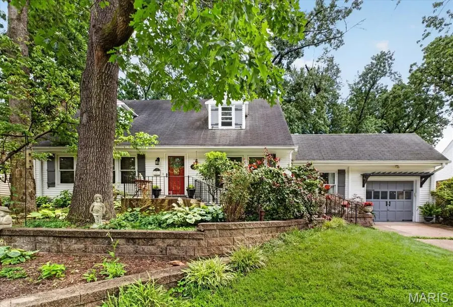 886 Woodbine Drive, Saint Louis, MO 63126 - #3