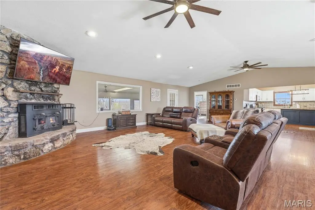 282 Reeds Road, Lebanon, MO 65536 - #1