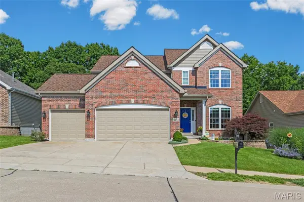 8034 Pinetop Drive, St Louis, MO 63129