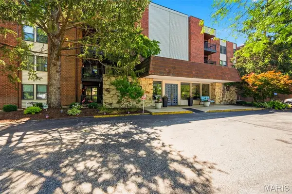 590 Sarah Lane #208, St Louis, MO 63141