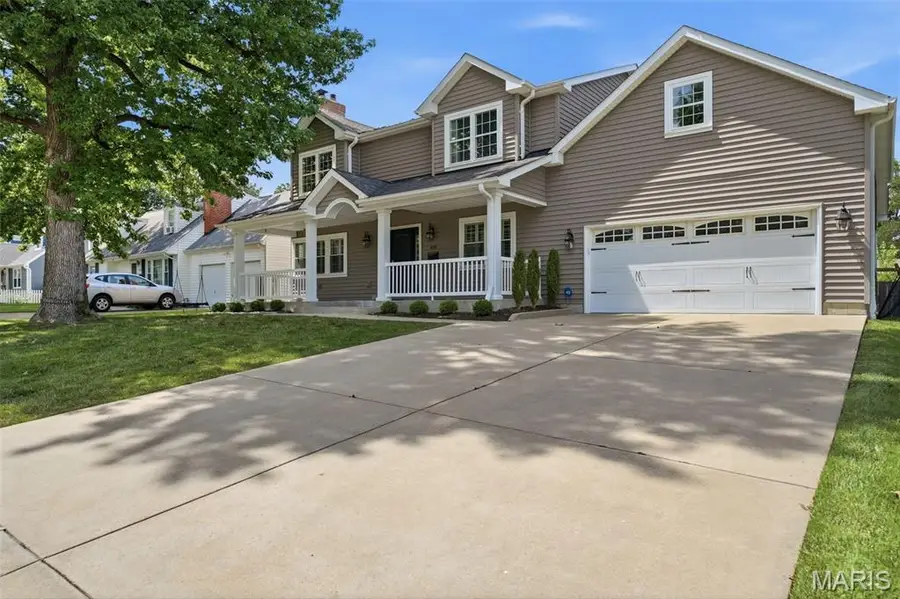 615 Meadowridge Lane, Kirkwood, MO 63122 - #2