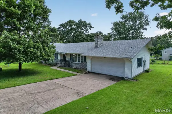 22818 Pioneer Drive, Lebanon, MO 65536