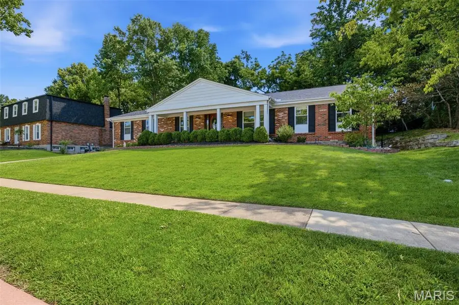 2340 Fairoyal Drive, Des Peres, MO 63131 - #2