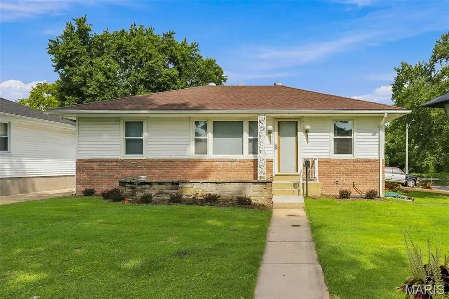 1 Louise Court, Florissant, MO 63031 - #2