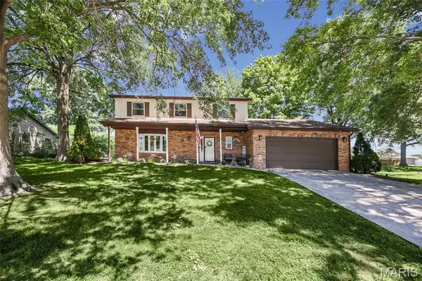 15 Moonglow Drive, Belleville, IL 62221