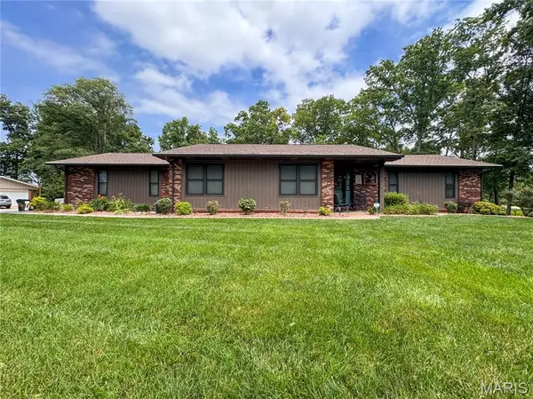 116 Lakewood Drive, Columbia, IL 62236