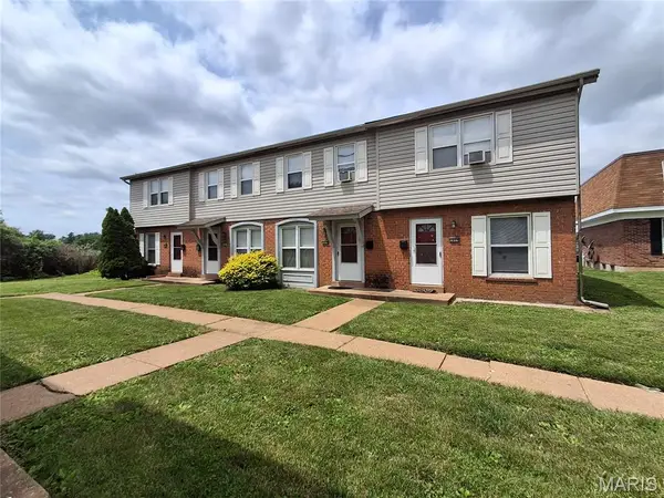 1017 Parkcrest Drive, St Charles, MO 63301