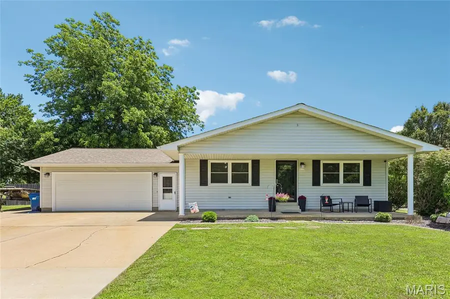 8 Frisse Court, Highland, IL 62249 - #2