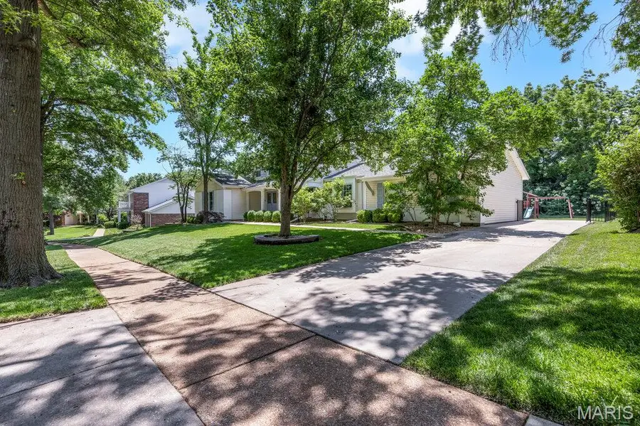 1949 Lanchester Court, Chesterfield, MO 63017 - #2