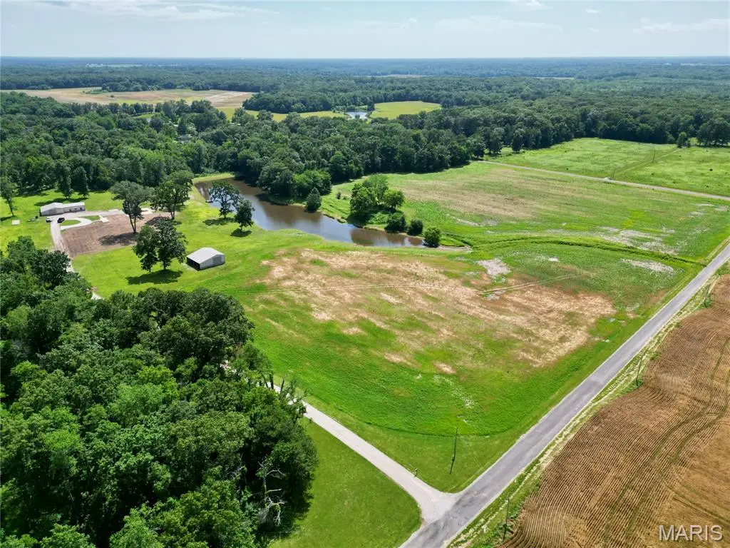 688 Donnell Avenue, Sorento, IL 62086 - #1