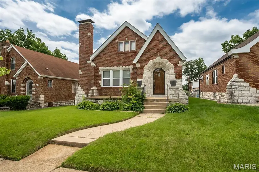 1620 Grape Avenue, Saint Louis, MO 63147 - #2