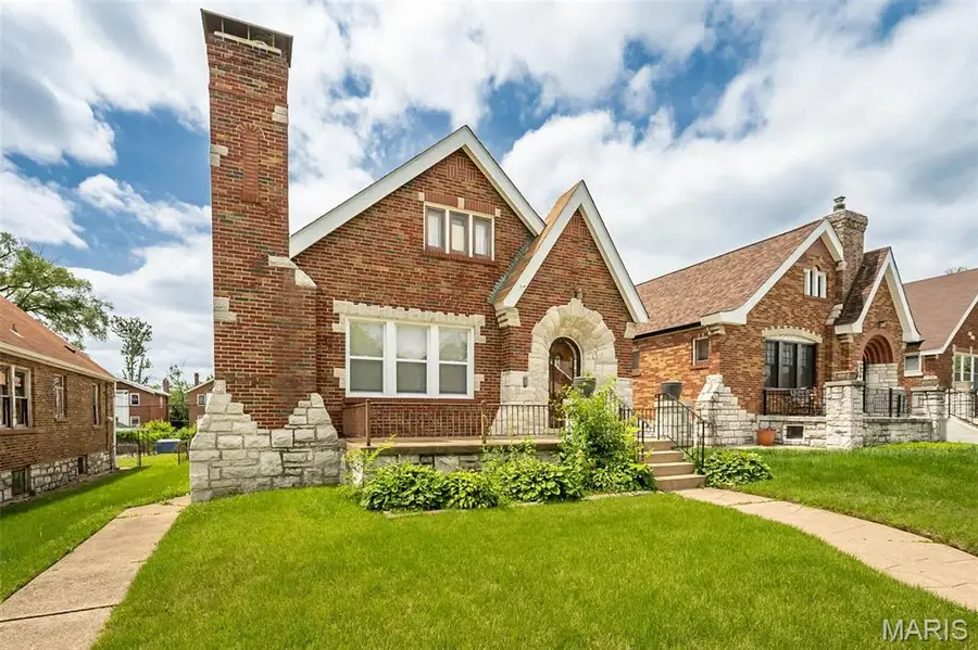1620 Grape Avenue, Saint Louis, MO 63147 - #3