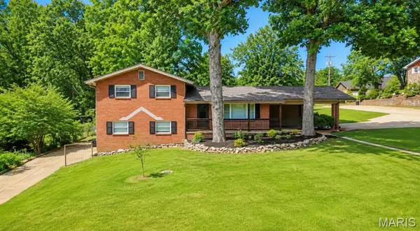 1945 Woodhaven Road, Poplar Bluff, MO 63901