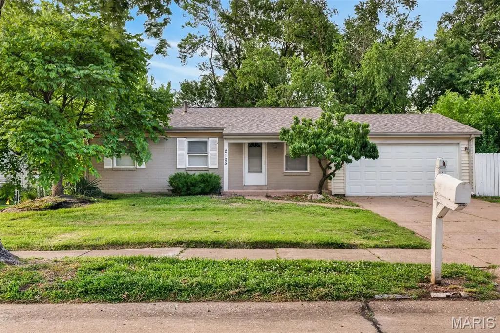 2105 Avon Drive, Florissant, MO 63033 - #1