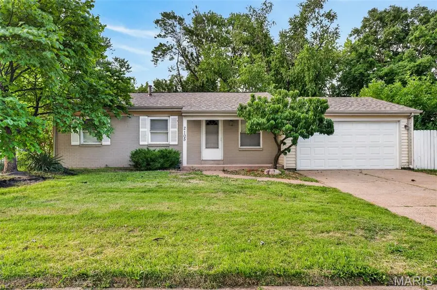 2105 Avon Drive, Florissant, MO 63033 - #2