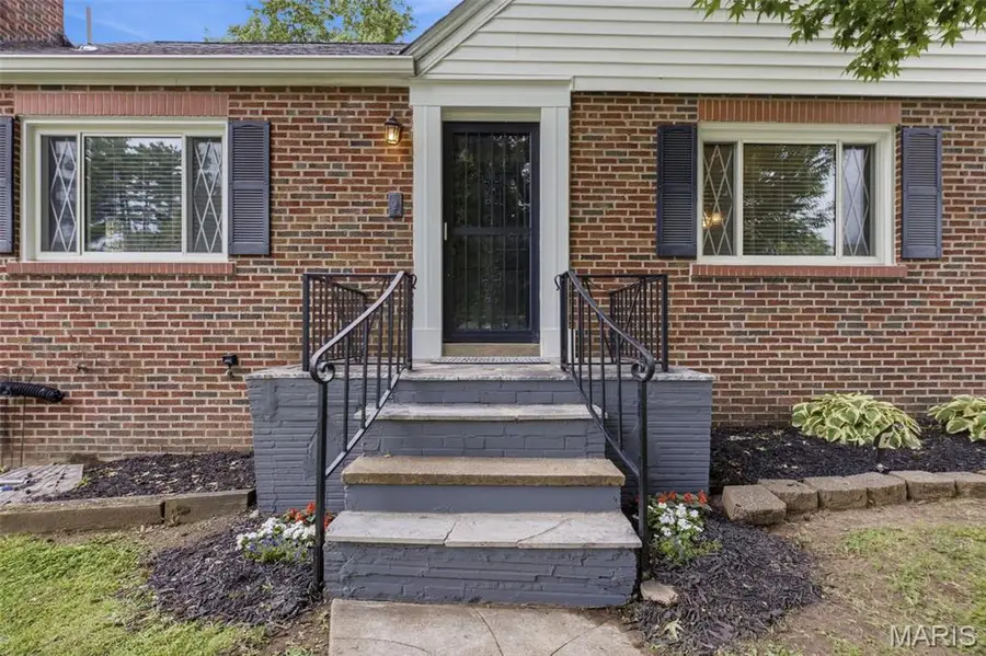 9860 Berwick Drive, Affton, MO 63123 - #3
