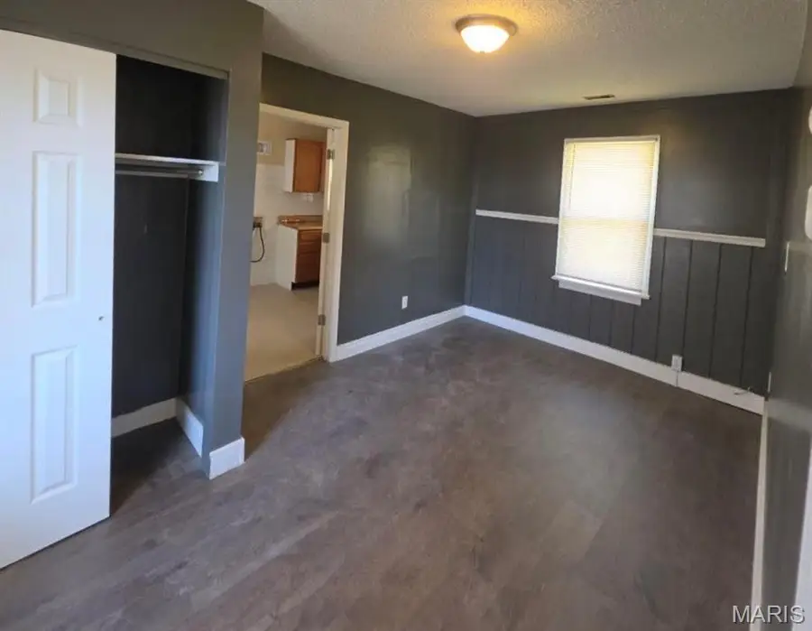 437 Thrift Avenue, Saint Louis, MO 63137 - #2