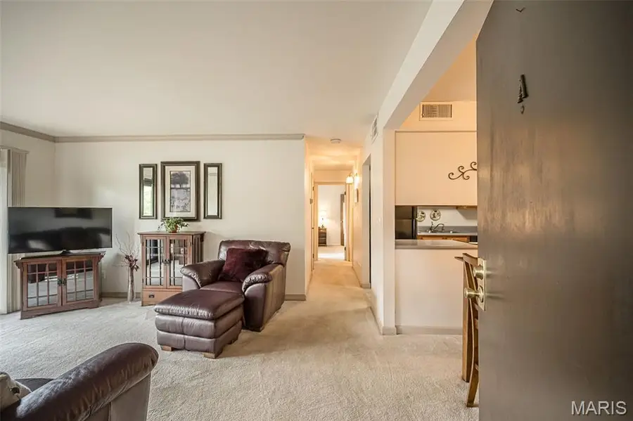 1090 Mersey Bend Drive #A, Saint Louis, MO 63129 - #3