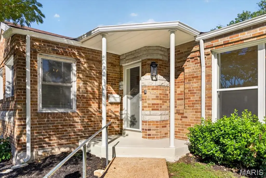 633 Landor Court, Saint Louis, MO 63125 - #1