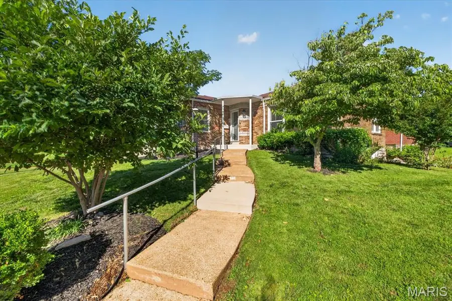 633 Landor Court, Saint Louis, MO 63125 - #3