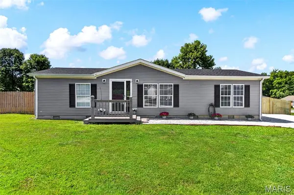 30 Dove Court, Winfield, MO 63389