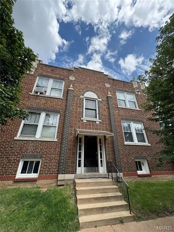 4048 Giles Avenue, Saint Louis, MO 63116 - #1