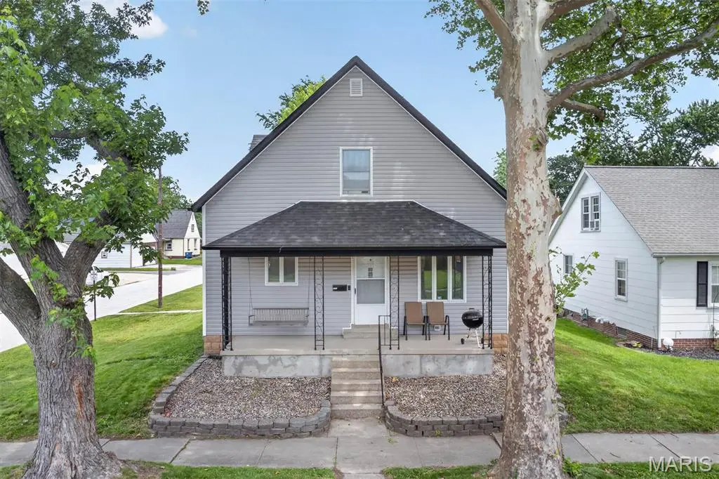 1801 Cypress, Highland, IL 62249 - #1