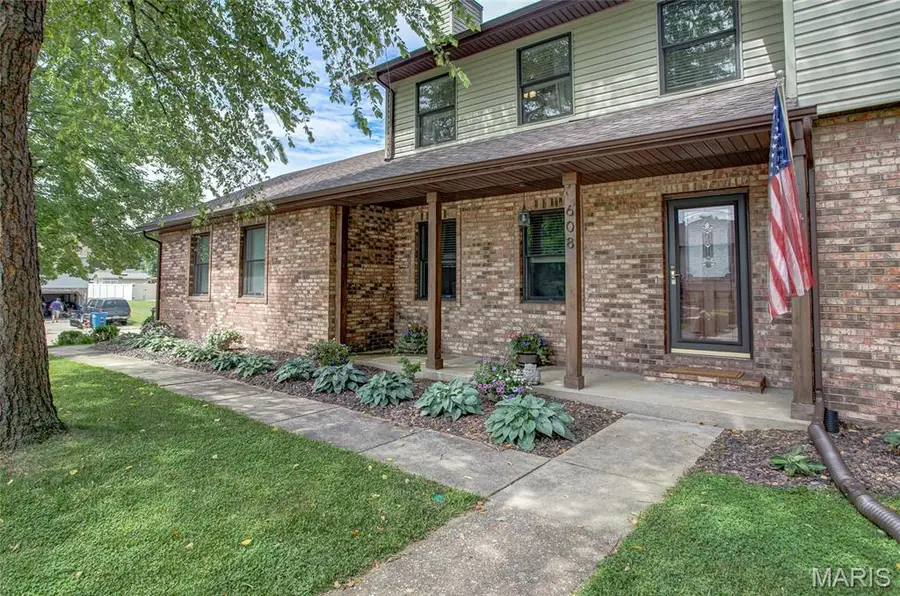 608 Goldfinch Lane, Troy, IL 62294 - #3