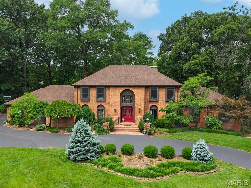 265 South Graeser Road, Creve Coeur, MO 63141 - #1