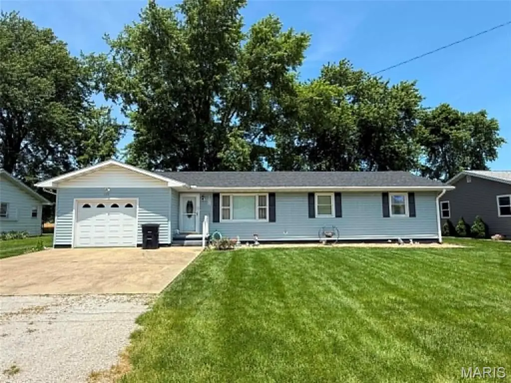 337 E 1st Street, Ramsey, IL 62080 - #1