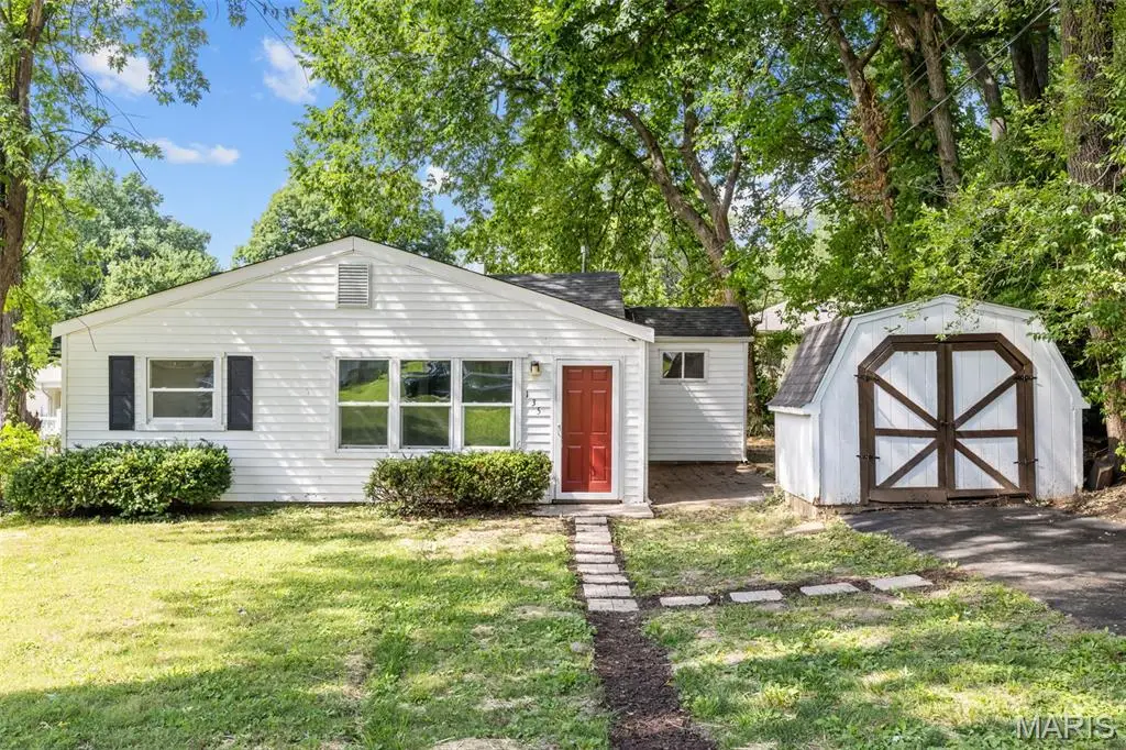135 Becker Drive, Saint Louis, MO 63135 - #1