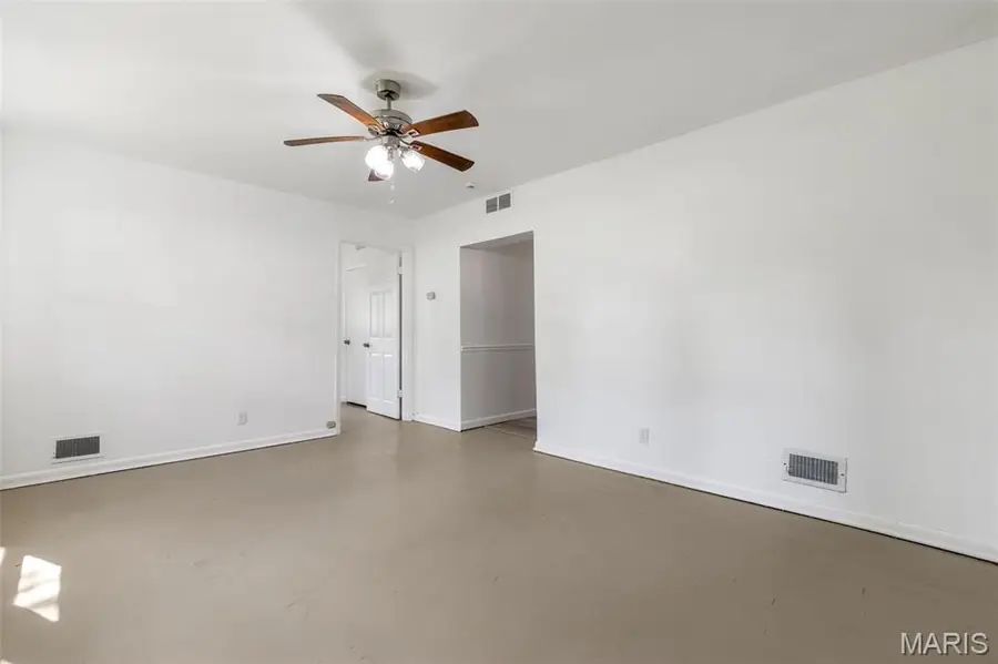 135 Becker Drive, Saint Louis, MO 63135 - #3
