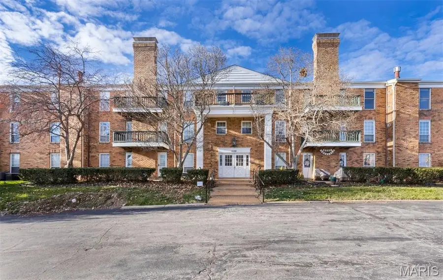 10381 Oxford Hill Drive #14, Saint Louis, MO 63146 - #2