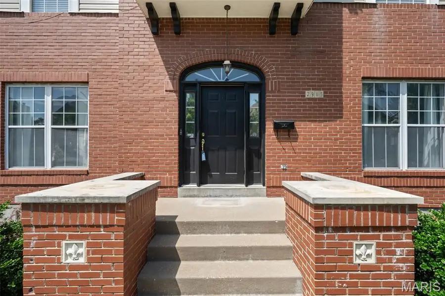 2915 Saint Vincent Avenue, Saint Louis, MO 63104 - #3
