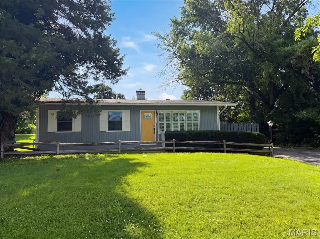 238 W Skyline Drive, Ballwin, MO 63011 - #1