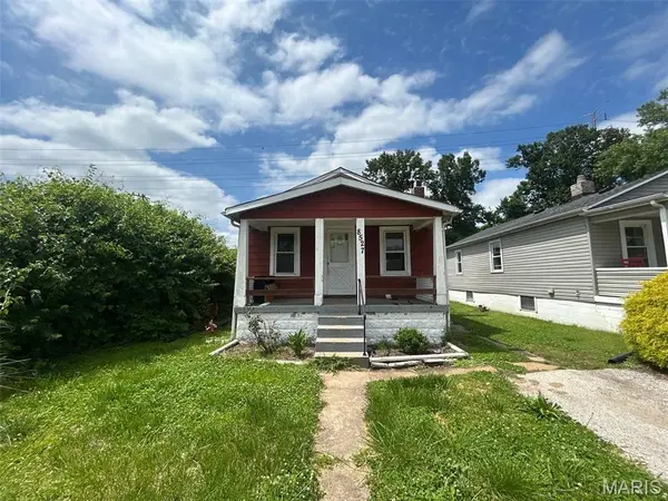 8527 Kempland Place, St Louis, MO 63132
