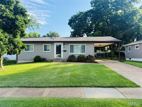 808 Lightwood Drive, Hazelwood, MO 63042