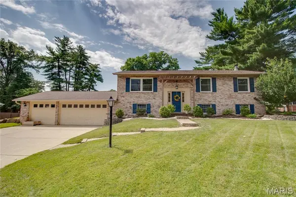 1905 Cheyenne Drive, Godfrey, IL 62035