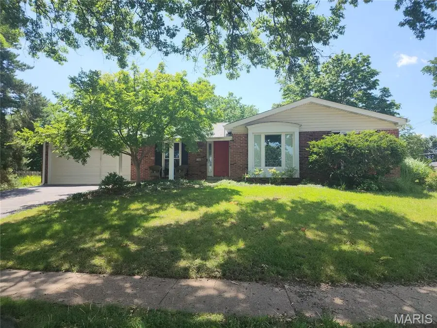 12080 Spruce Haven Drive, Saint Louis, MO 63146 - #2