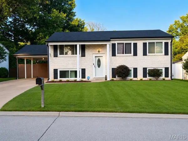 2834 Cherry Point Lane, Maryland Heights, MO 63043