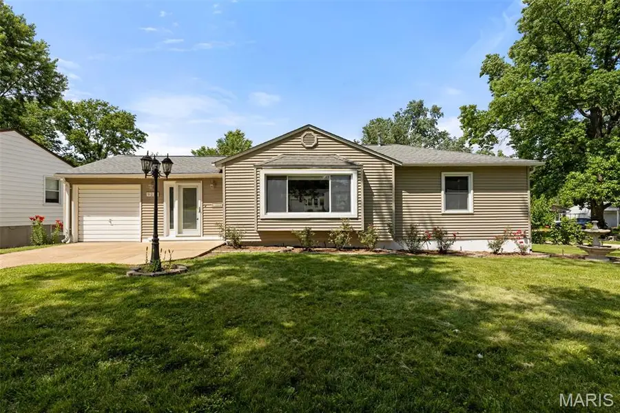 9217 Hallock Drive, Affton, MO 63123 - #2